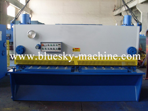 hydraulic guillotine shearing machine - Image 2