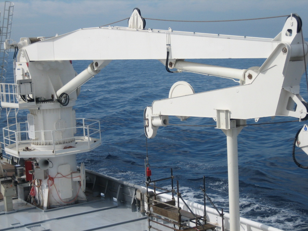 Hydraulic Knuckle Boom Crane for marine ship - Image 2
