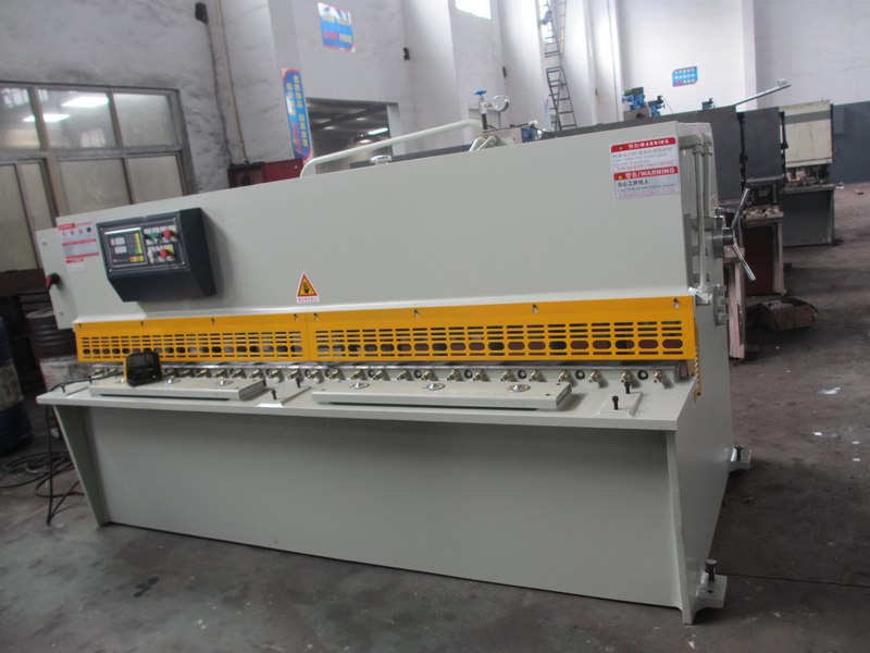 hydraulic shearing machine - Image 2