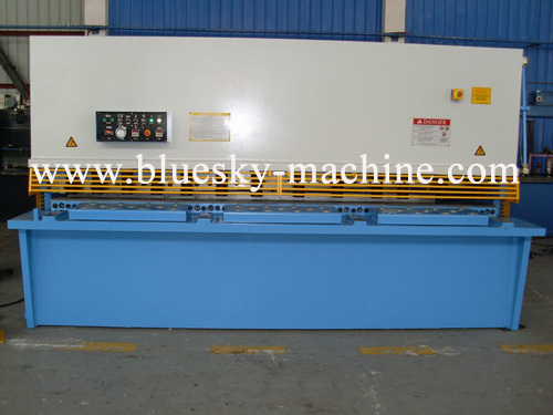 hydraulic swing beam shearing machine - Image 4