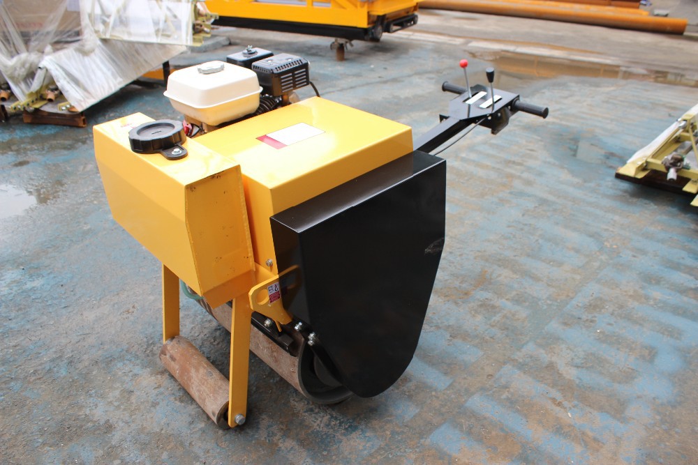 Hydraulic vibratory road roller in a construction setting