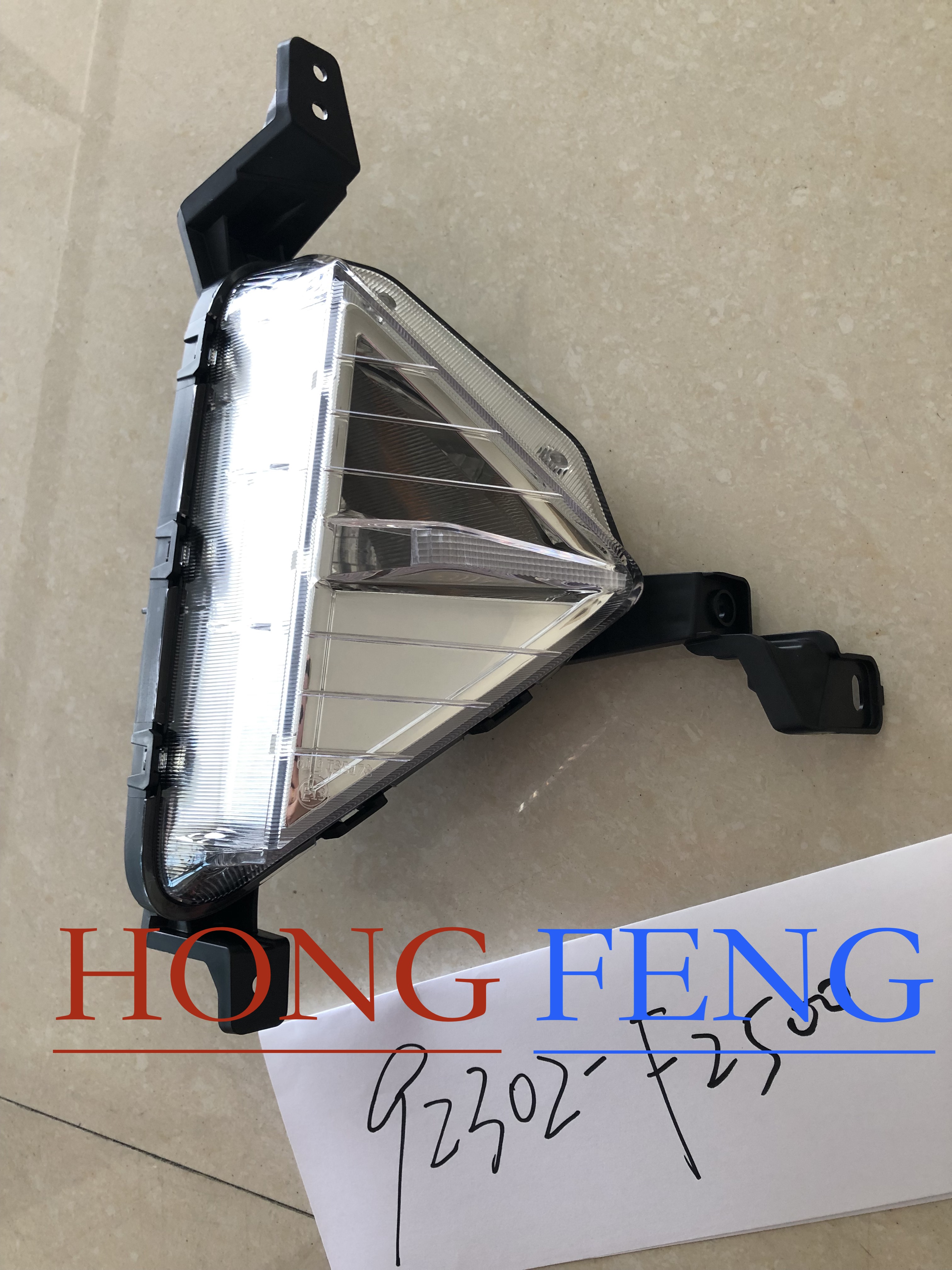 HYUN-DAI ELANTRA 2019 FOG LAMP - Image 2