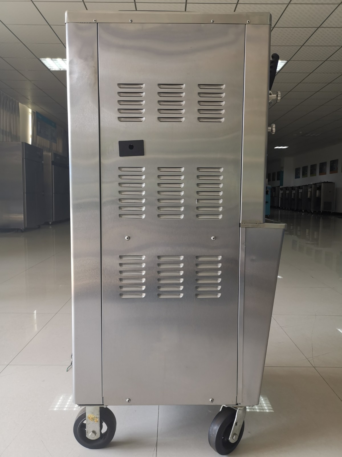 Ice Cream Machine D838 - Image 2