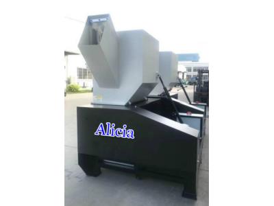 Industrial Plastic Bottle Crushing and Crusher Machine - Image 2