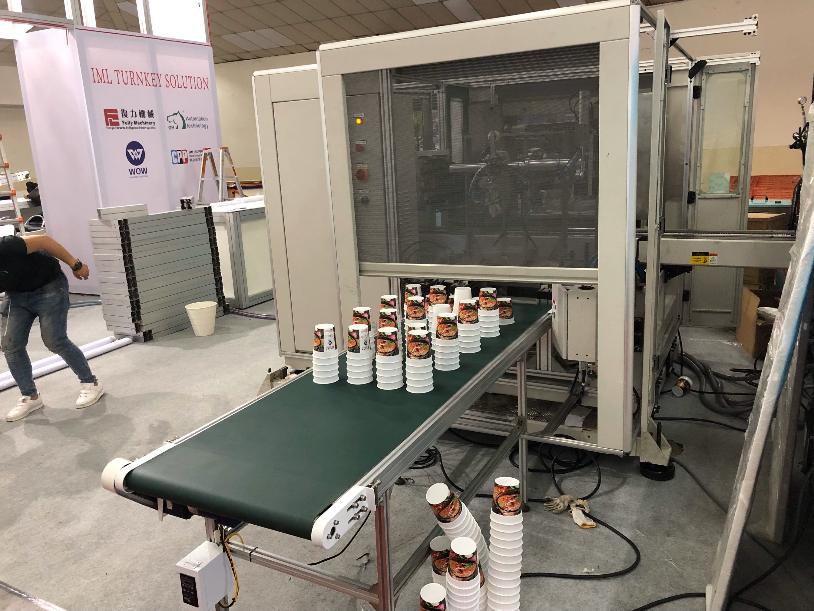 Automated Injection Molding Machine