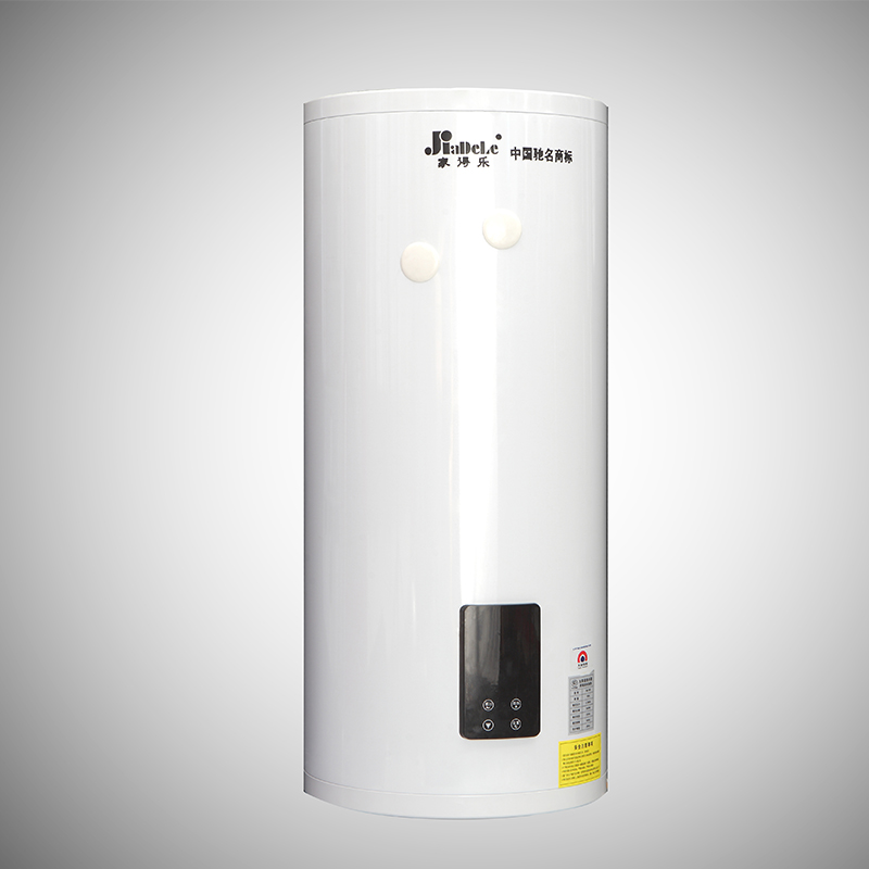 Insulated water storage tank