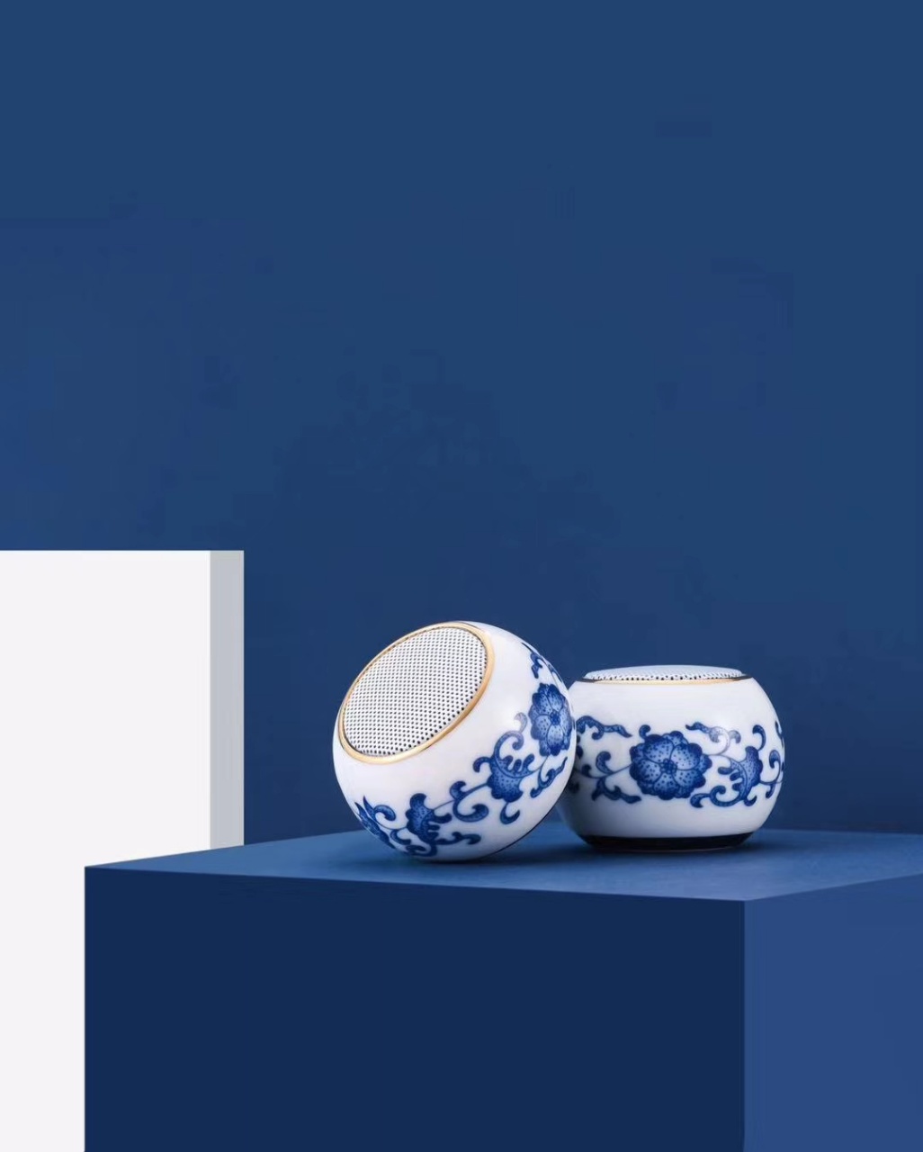 Jindezhen Ceramic Artistic Bluetooth Speaker - Image 2