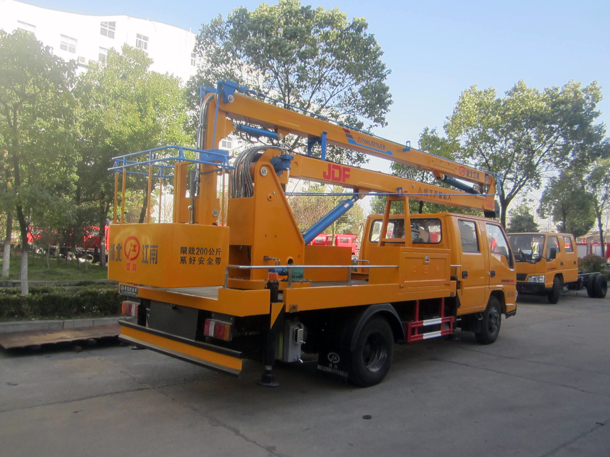 JMC 16 meters Aerial Working Truck - Image 2