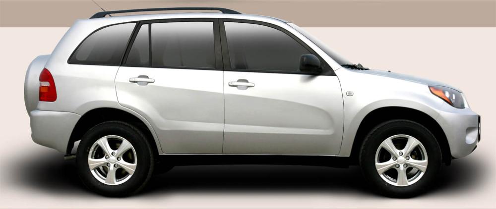 Compact 5-Door SUV with 1.6L Engine and Manual Transmission