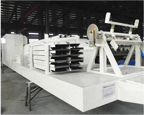 Operator control panel and side profile of the machine
