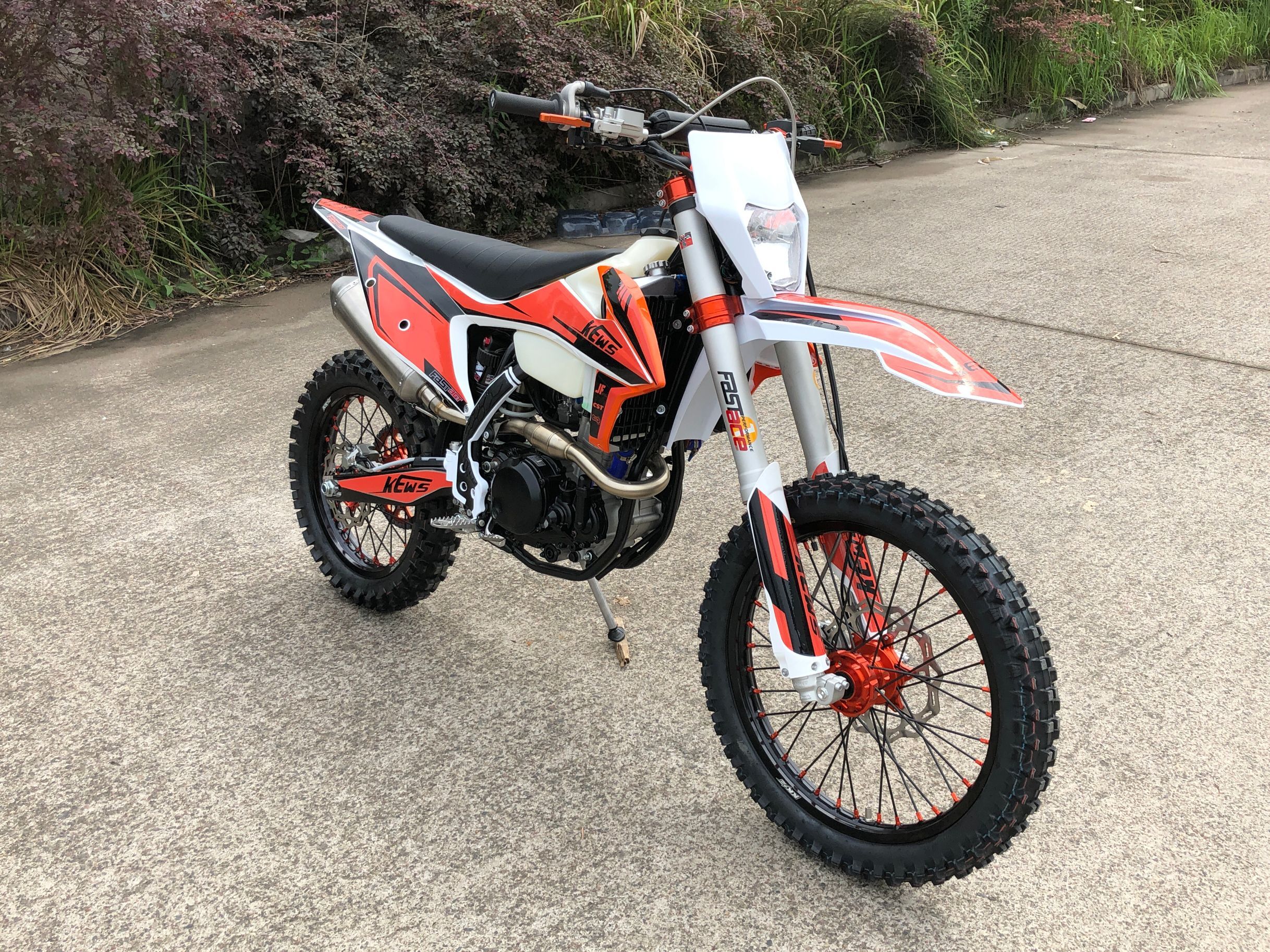 High-Performance Water-Cooled Off-Road Motorcycle