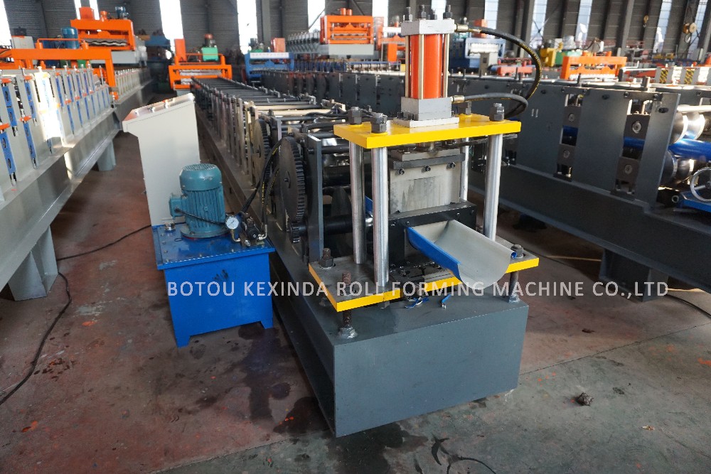 Full view of the rain gutter roll forming machine assembly
