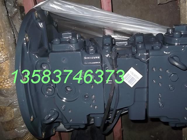 Komatsu excavator parts PC200-7 hydraulic pump - Image 3