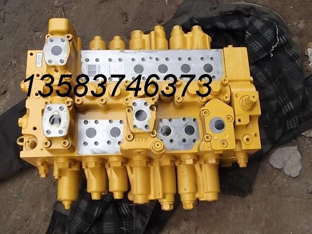 Komatsu excavator parts PC200-7 hydraulic pump - Image 2