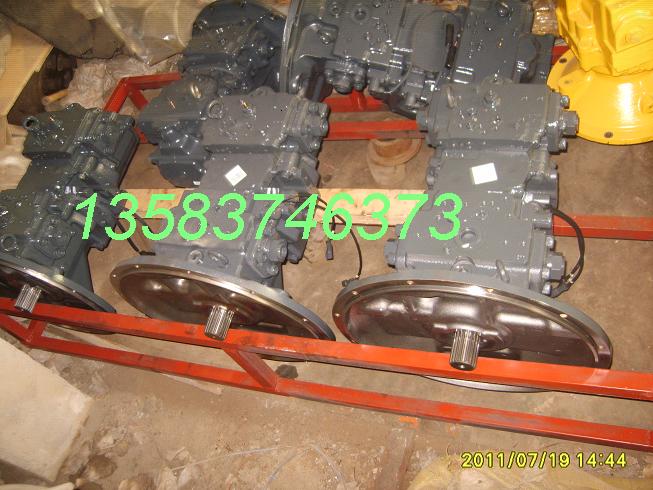 Komatsu excavator parts PC200-8 hydraulic pump - Image 4