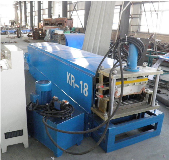 Industrial metal tile roofing roll forming machine side view