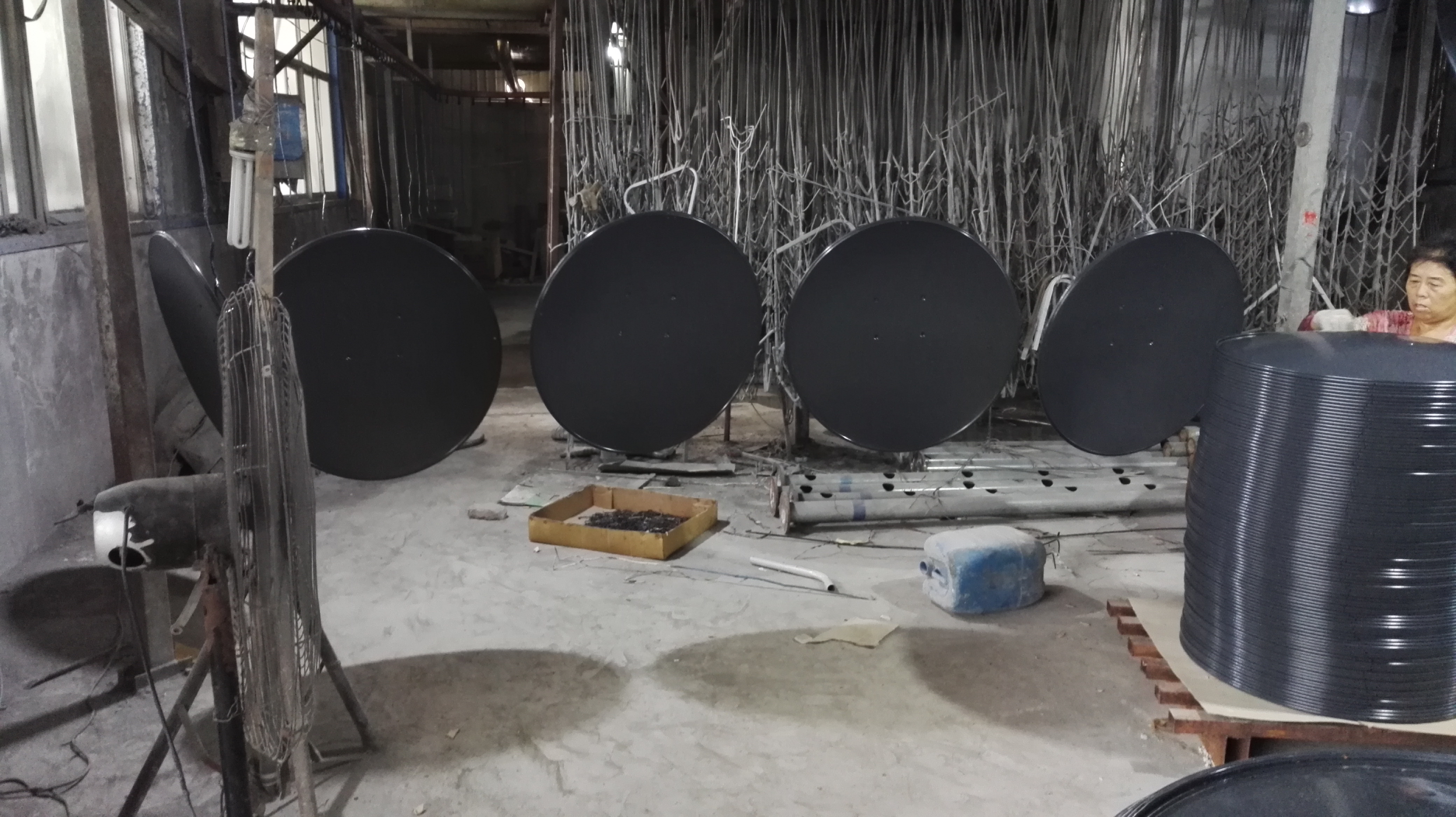 KU75 ROLL EDGE DISH ANTENNA - Image 2
