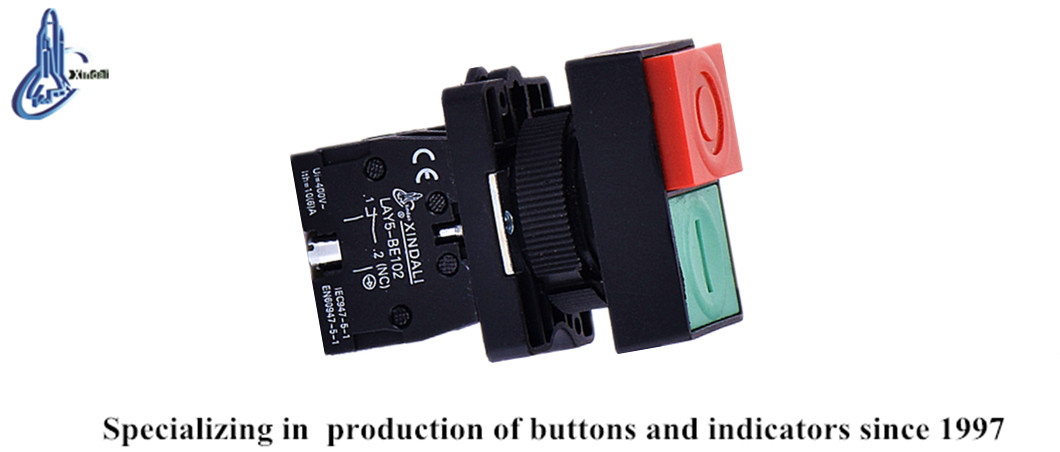Side profile of the LAY5-EL8425 switch showing electrical ratings