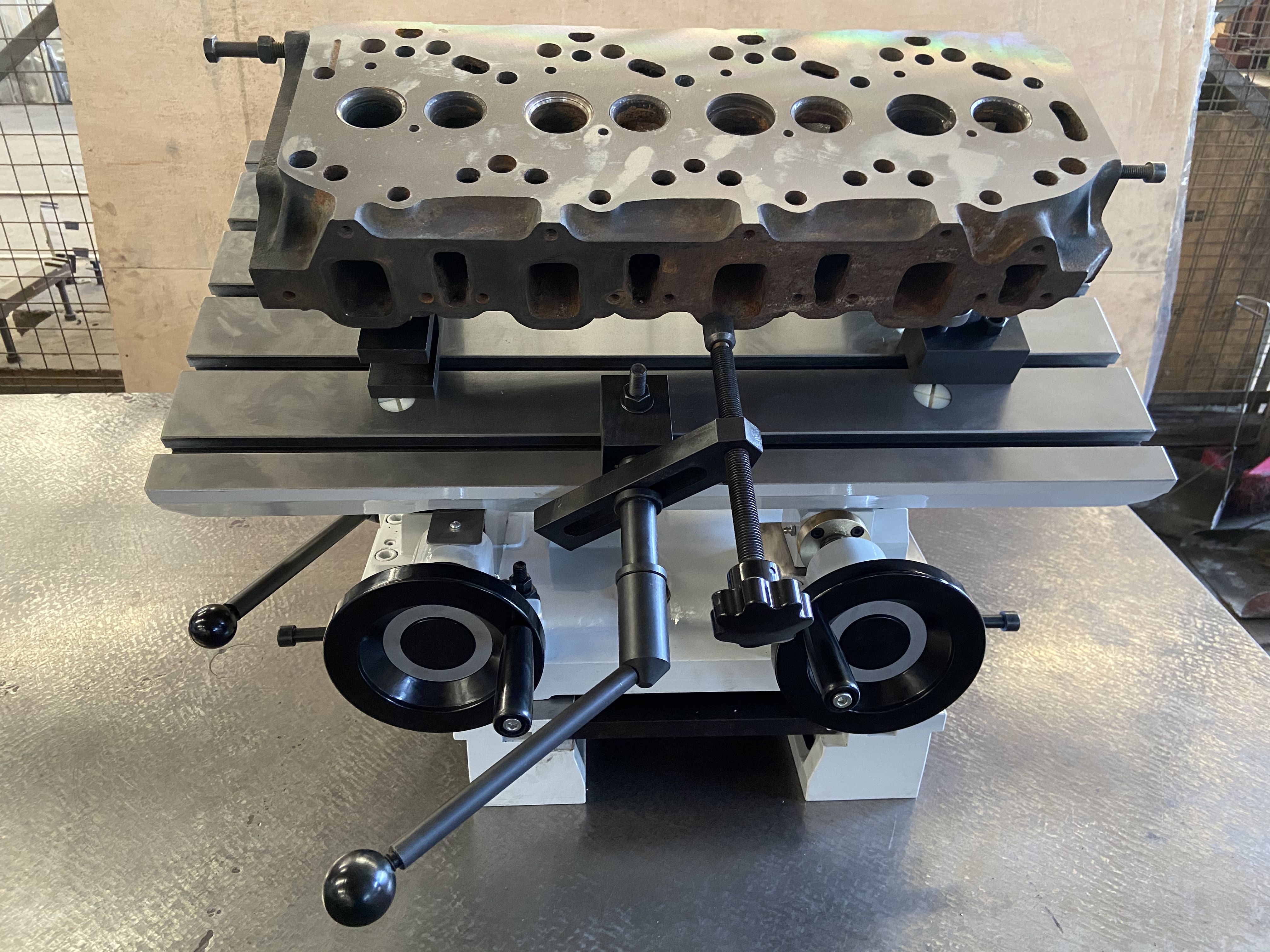 Precision Leveling Table for Metal Cutting Machines