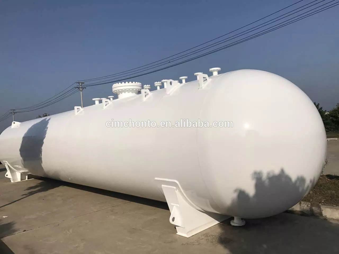 Horizontal LPG storage tank with robust steel construction