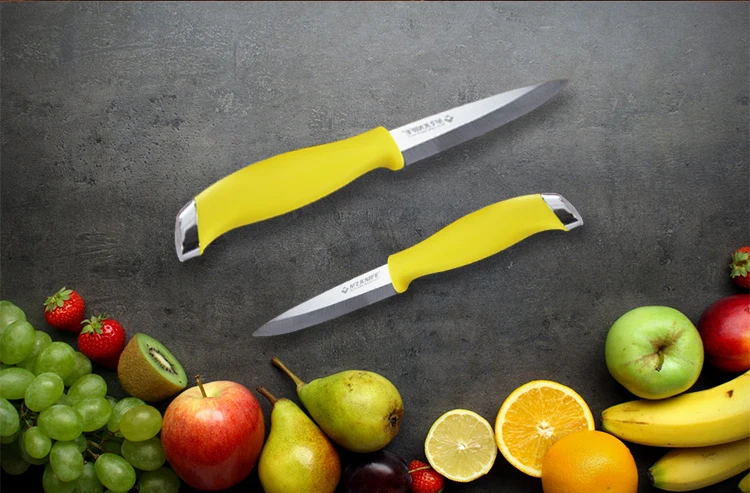 Ergonomic ceramic knife with silicone handle