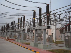 Outdoor High-Voltage AC Circuit Breaker