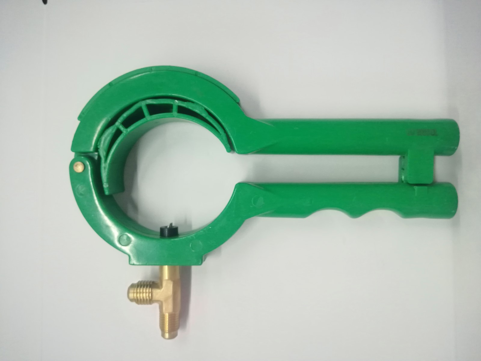 R134a and R12 Refrigerant Can Tap