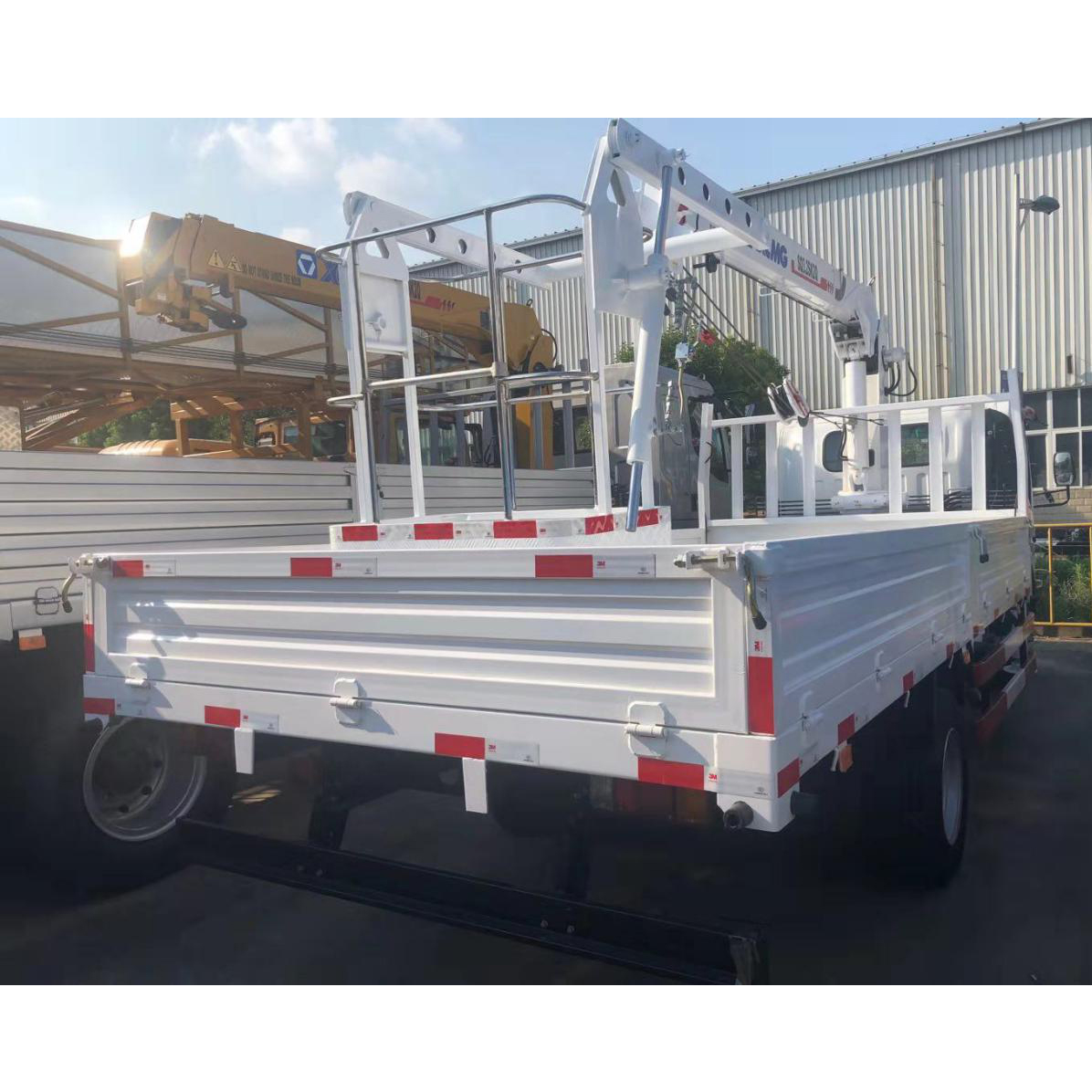 Manlift Truck - Image 2