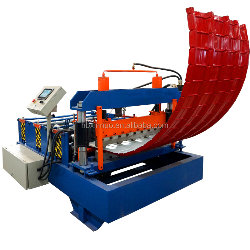Manual sheet metal curving machine producing curved tiles