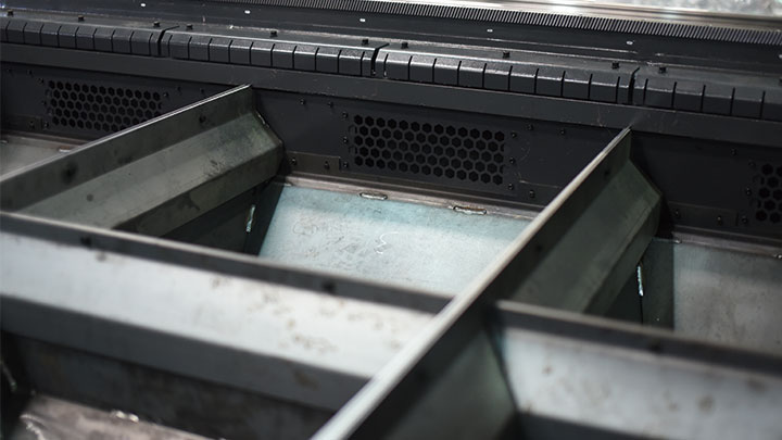 Laser cutting machine ventilation and frame