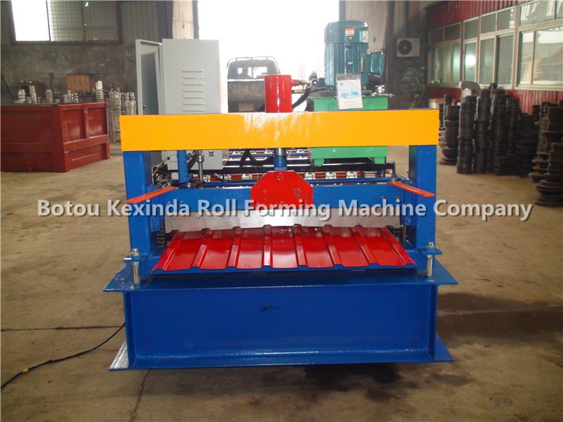 Close up of the machine forming rollers