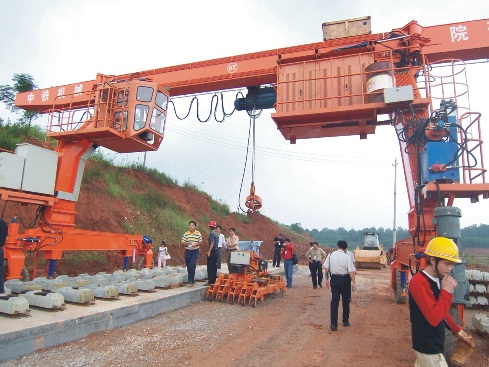 MH6 Tyre Variable Span Gantry Crane - Image 2