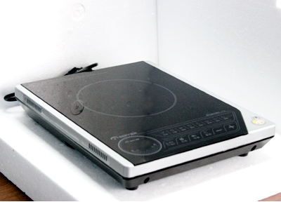 Combination Microwave Oven and Induction Cooktop