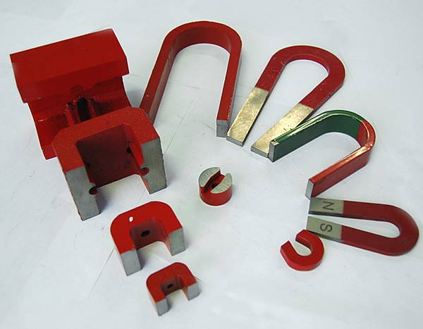 Horseshoe Magnets for Mineral Separation