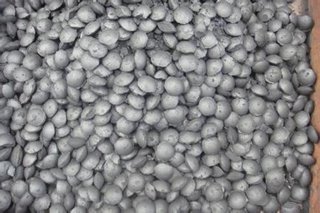 Mineral powder briquette machine