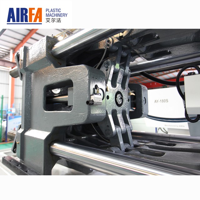Compact Injection Molding Machine