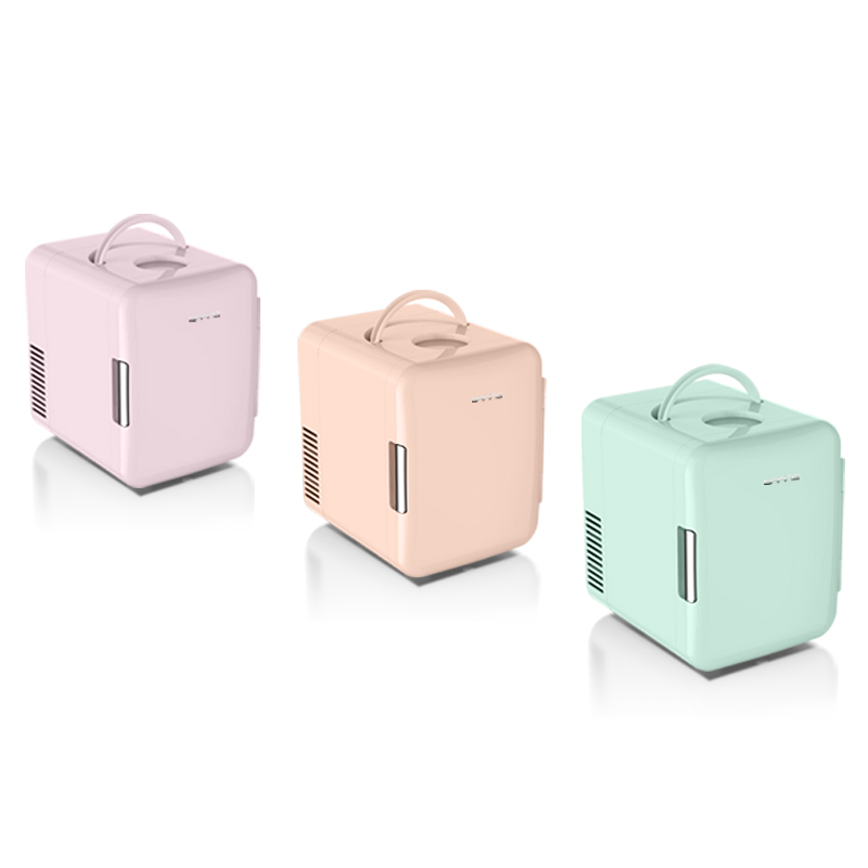 Personal Thermoelectric Mini Refrigerator