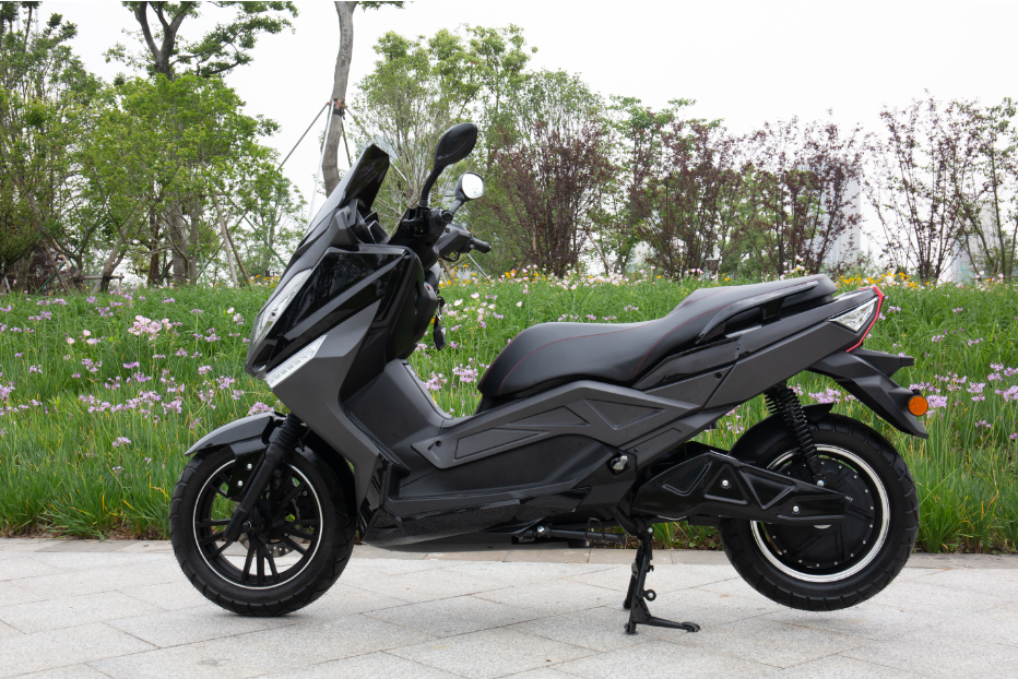 MJS E Electric Scooter - Image 3