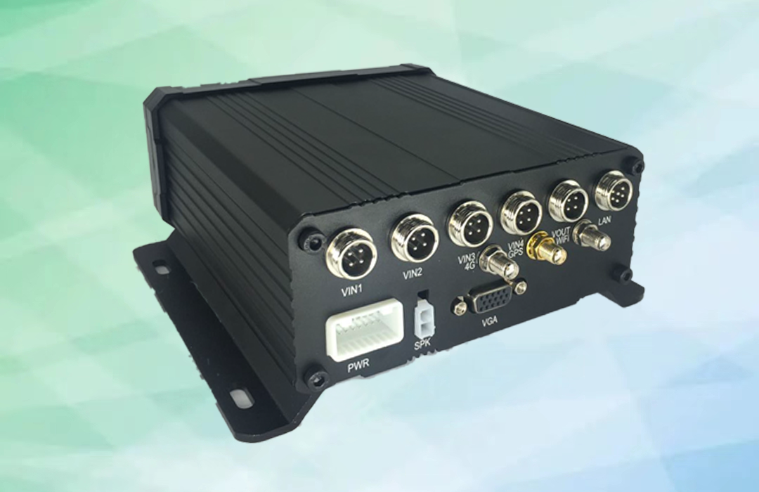 4-Channel Mobile HDD DVR with Blind Spot Detection