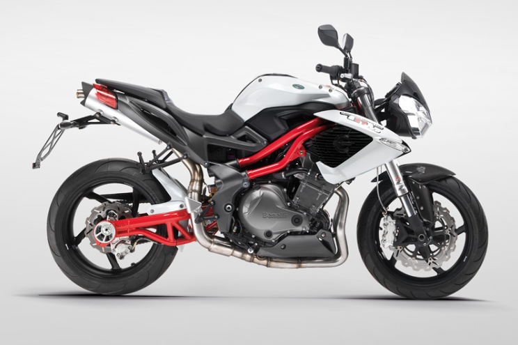 899cc Inline-Three Motorcycle Engine