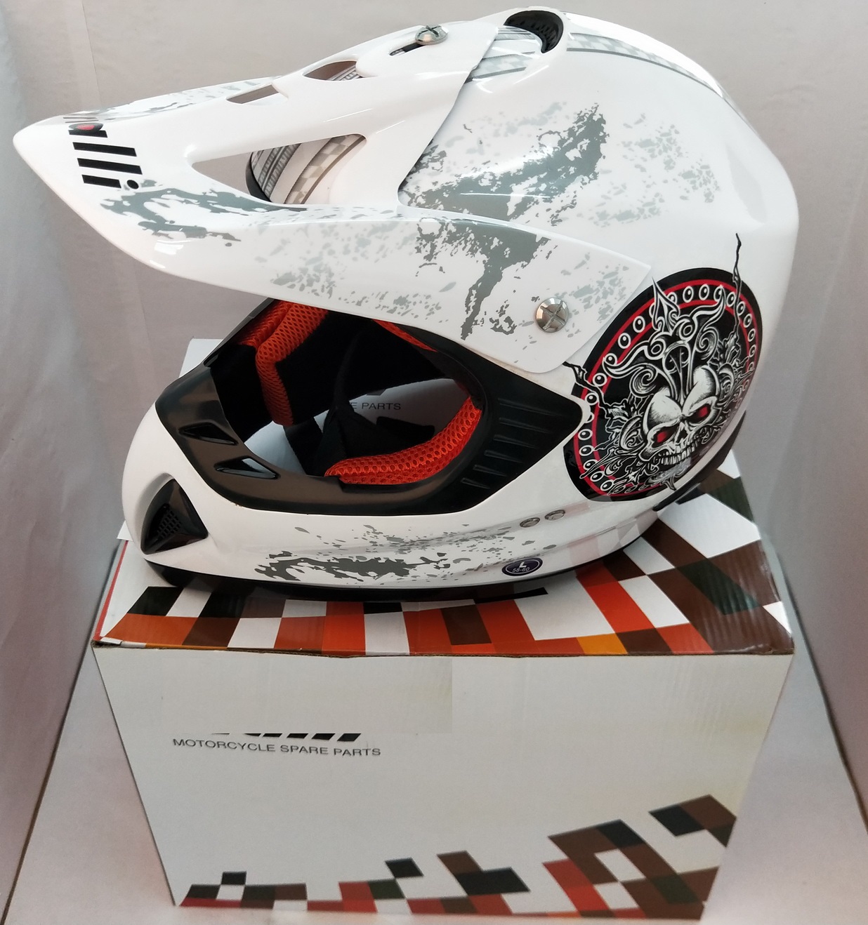 Motorcycle helmet - Image 2