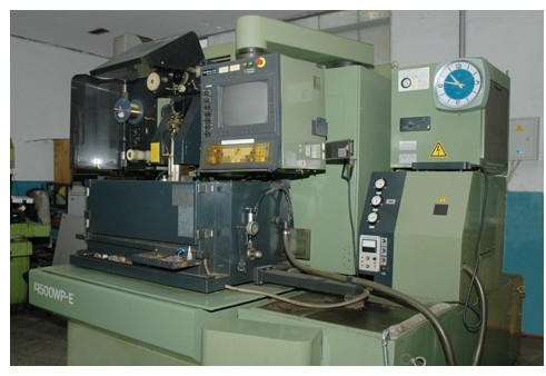 Electrical Discharge Machine for Mold Making