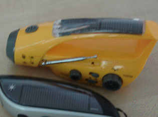 Emergency Solar Hand Crank Flashlight with Radio