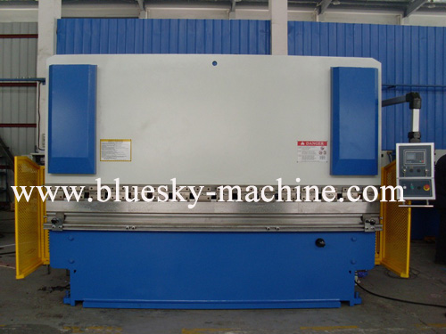 NC hydraulic press brake - Image 4