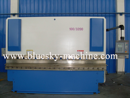 NC hydraulic press brake - Image 3