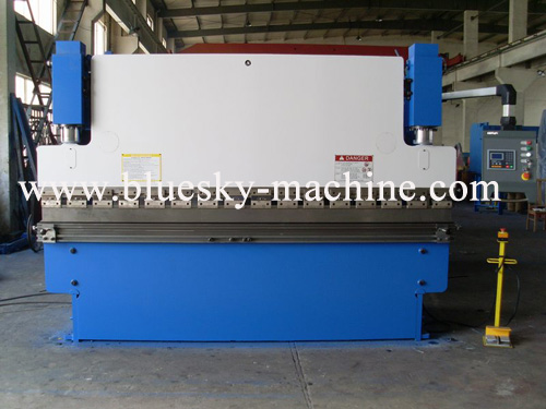 NC hydraulic press brake - Image 2