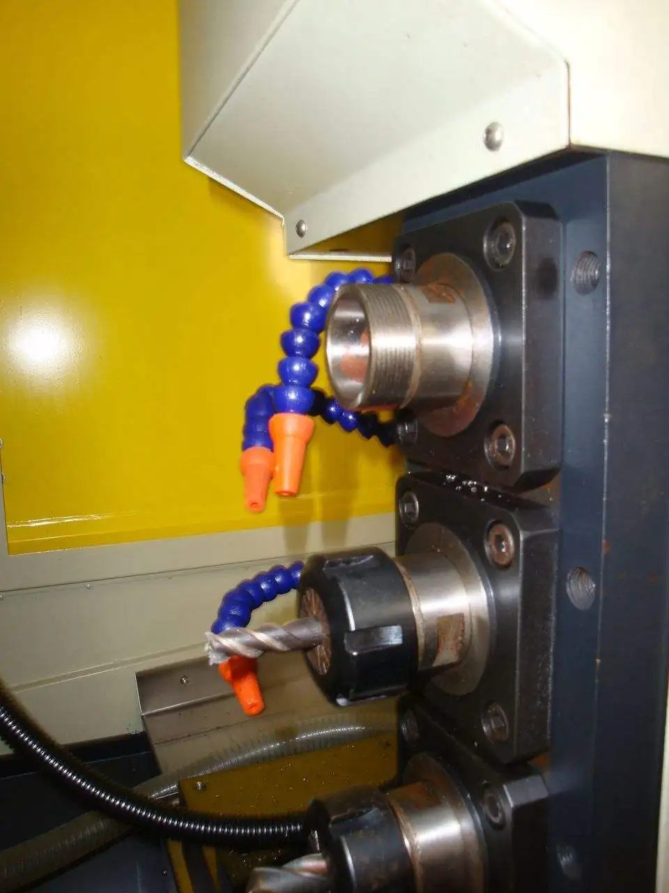 Side profile of the CNC milling machine