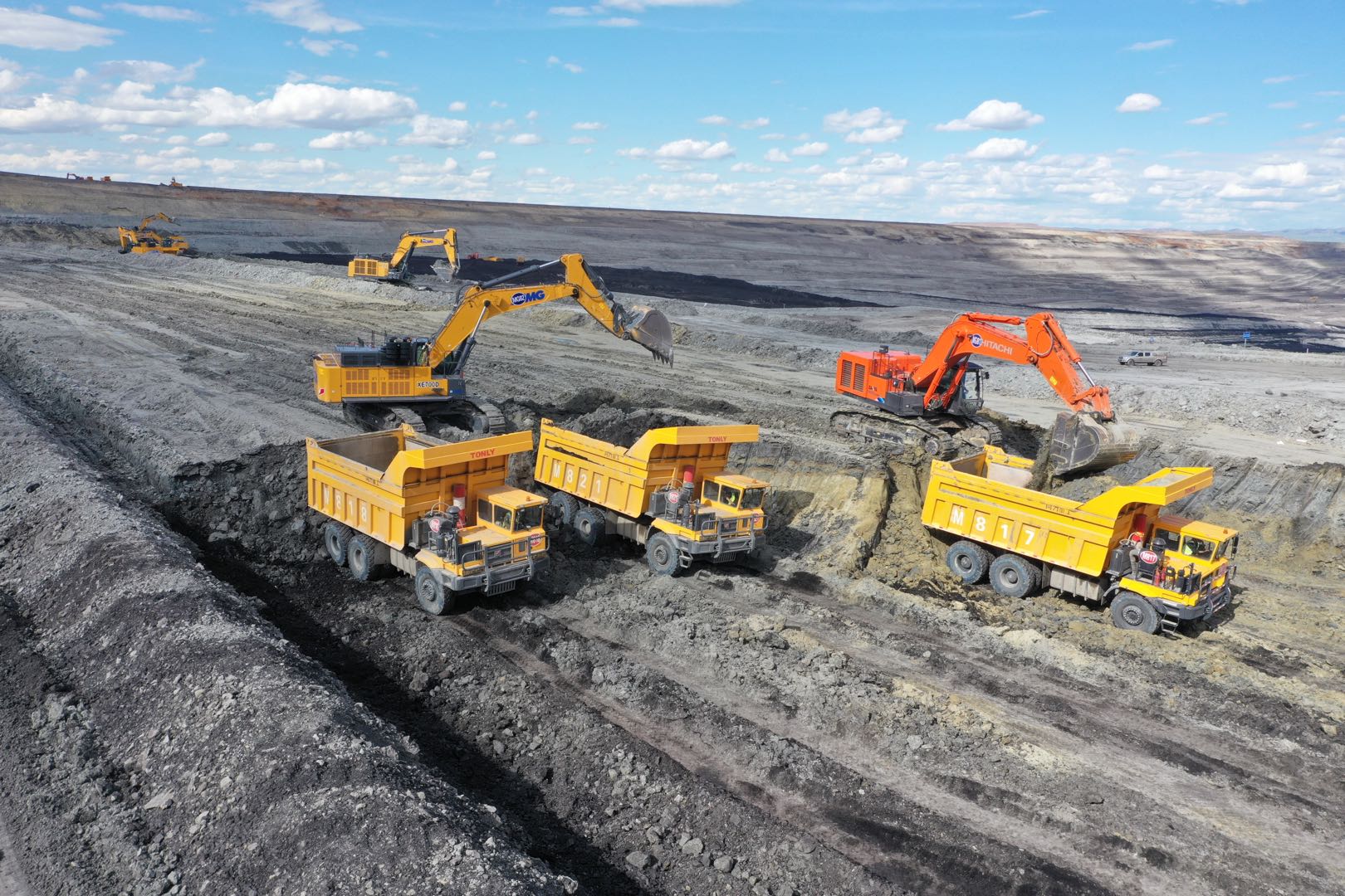 Off road truck/Mining trcuk - Image 2