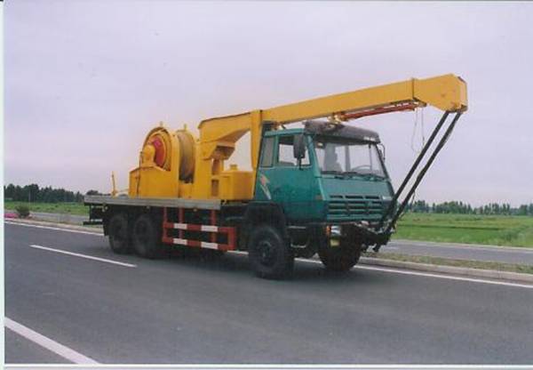 Oil Well Service Truck with Crane and Drilling Rig