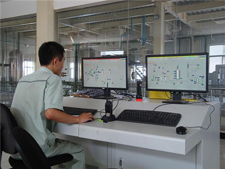 Automated control room for oil refining
